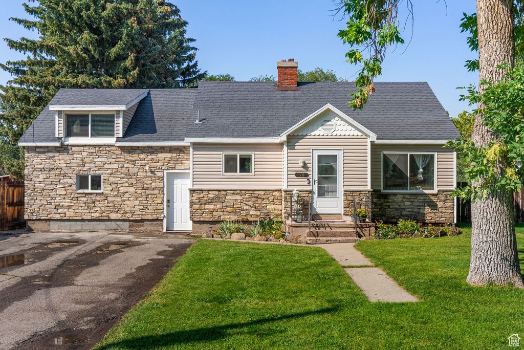 Photo of 66 W 400 S, Hyrum, UT 84319 (MLS # 2108260)