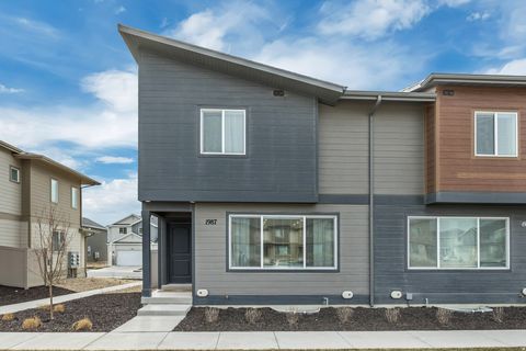 Photo of 1987 E SAND HOLLOW DR, Eagle Mountain, UT 84005 (MLS # 2136755)