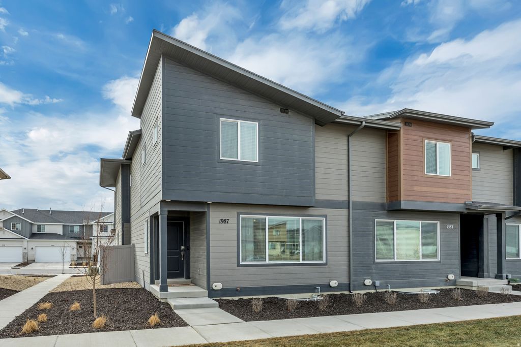 Photo of 1987 E SAND HOLLOW DR, Eagle Mountain, UT 84005 (MLS # 2136755)