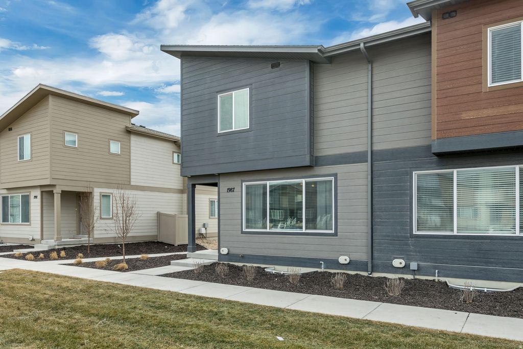 Photo of 1987 E SAND HOLLOW DR, Eagle Mountain, UT 84005 (MLS # 2136755)