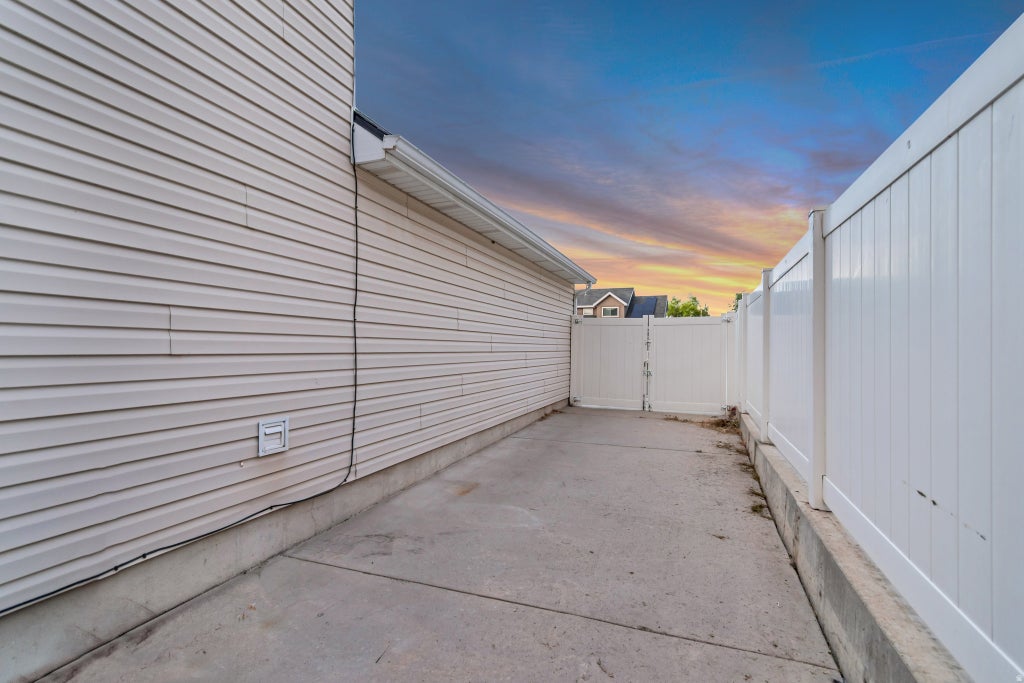 Photo of 14088 S CORAL DAWN LN W, Herriman, UT 84096 (MLS # 2171098)