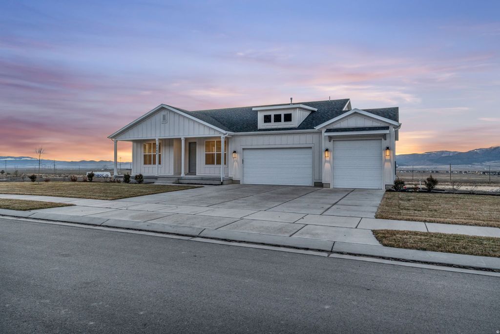 Photo of 2737 N SCARLET ROAD LOT Rd #152, Eagle Mountain, UT 84005 (MLS # 2149533)