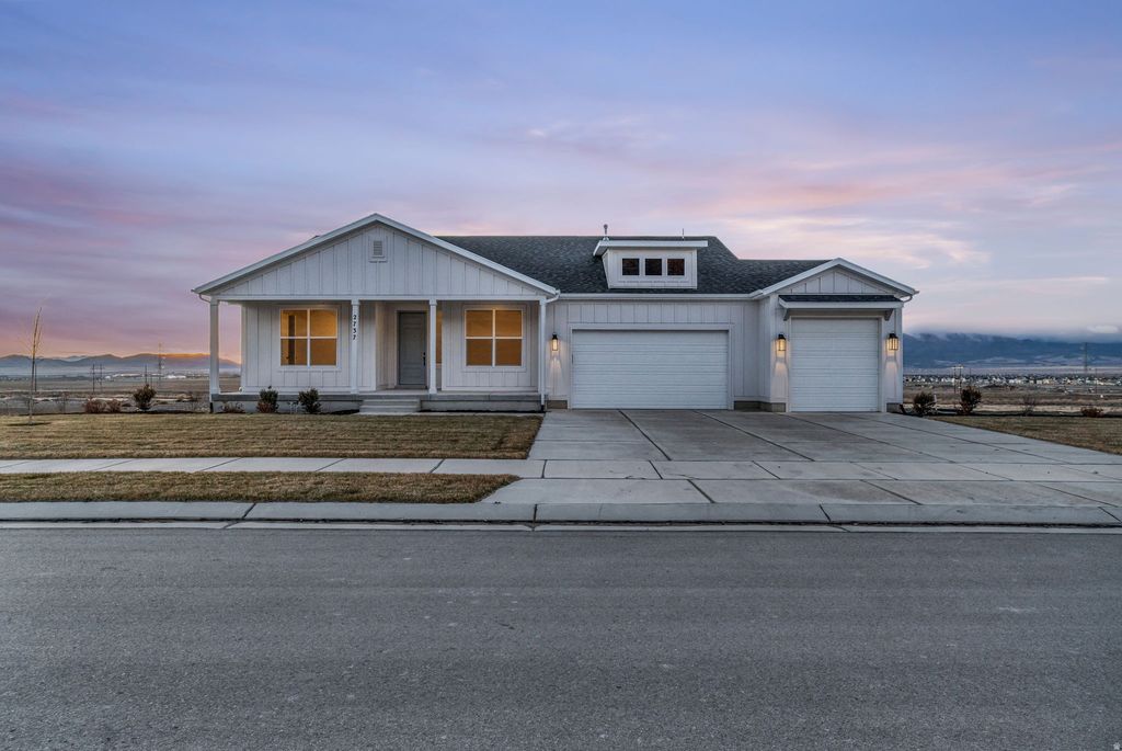 Photo of 2737 N SCARLET ROAD LOT Rd #152, Eagle Mountain, UT 84005 (MLS # 2149533)