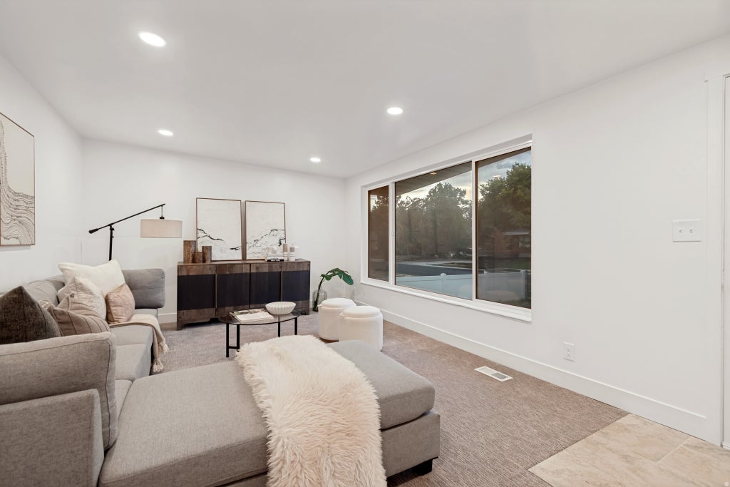 Photo of 1104 E 5235 S, Murray, UT 84117 (MLS # 2180788)