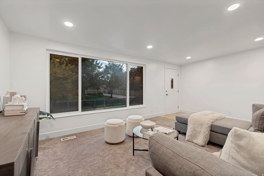 Photo of 1104 E 5235 S, Murray, UT 84117 (MLS # 2180788)
