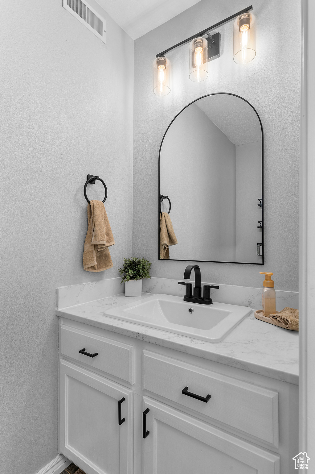 ANJEANETTE ESTATES AMD - Residential