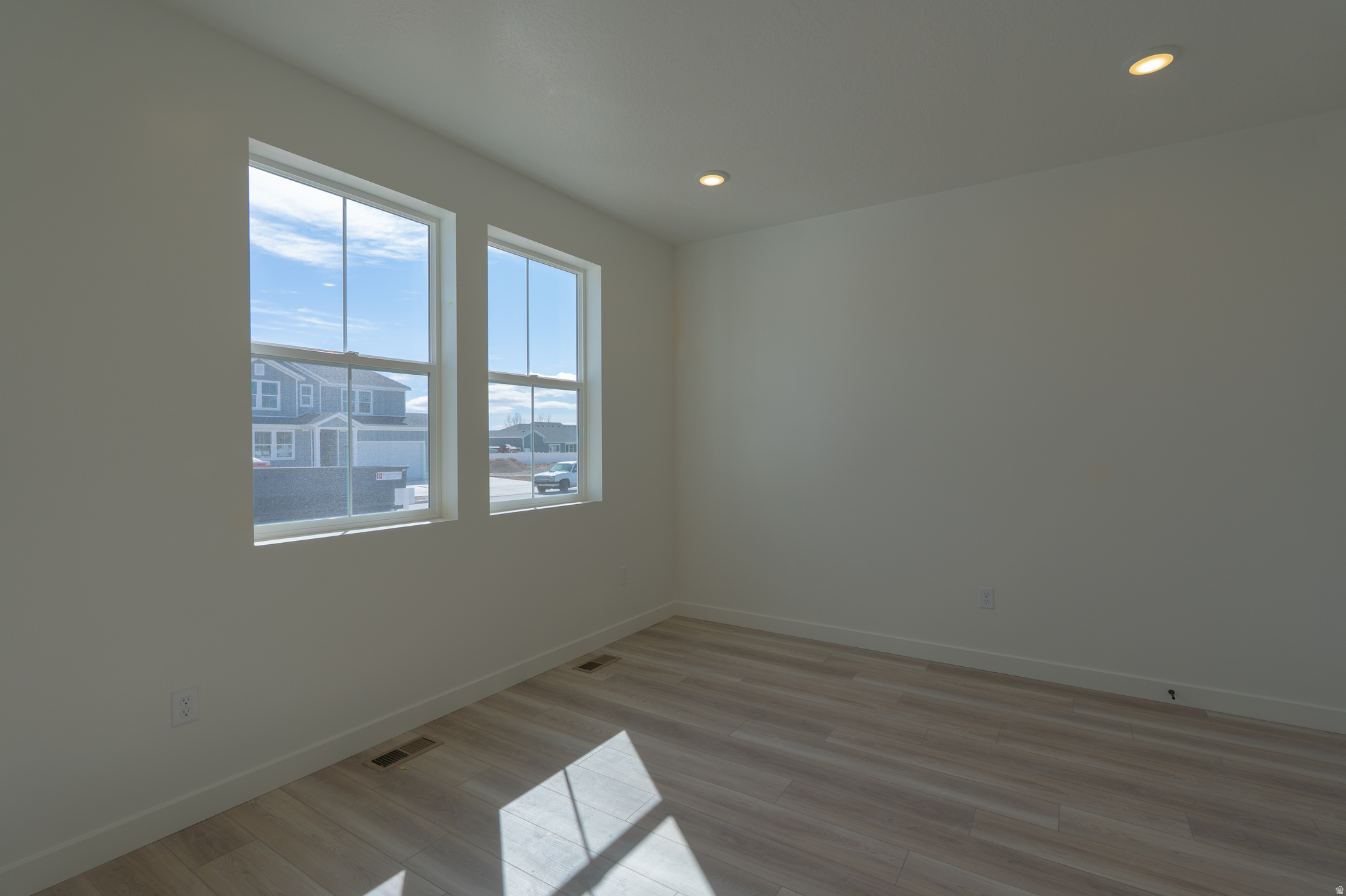 THE ESTATES AT SUNSET FLATS - Residential