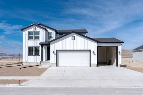 Photo of 2173 E GRANITE LN, Eagle Mountain, UT 84005 (MLS # 2134833)