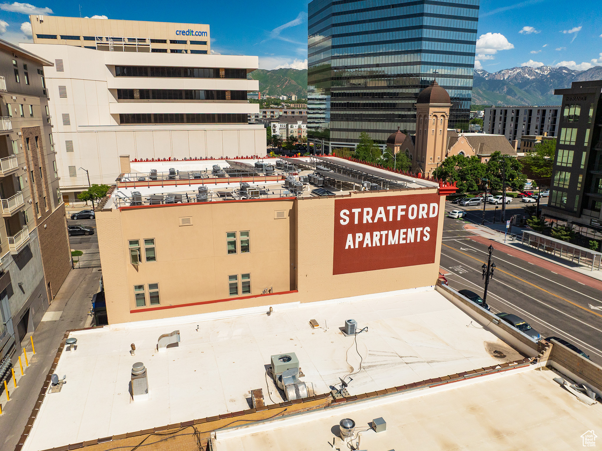 STRATFORD - Commercial Sale