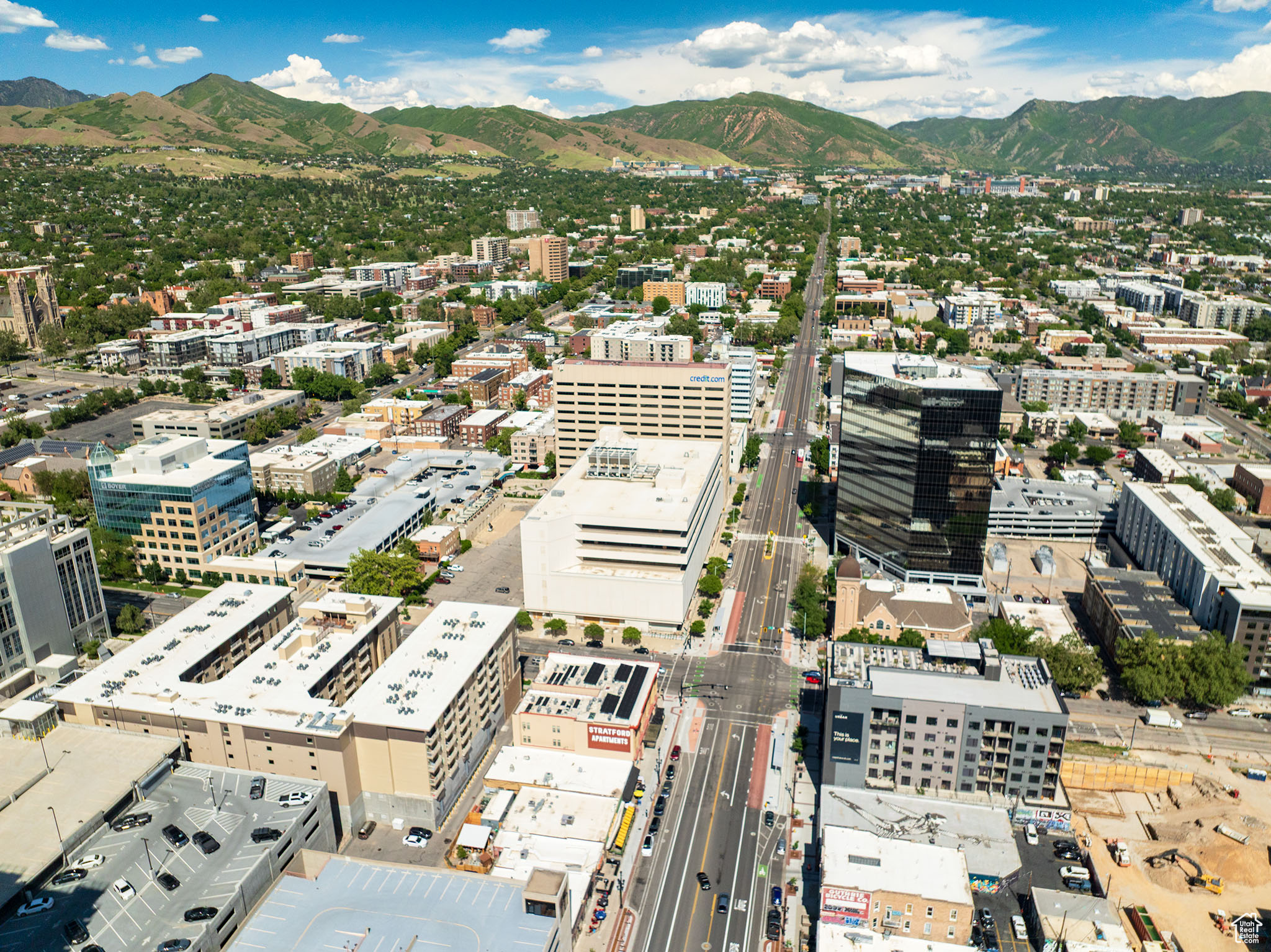 STRATFORD - Commercial Sale