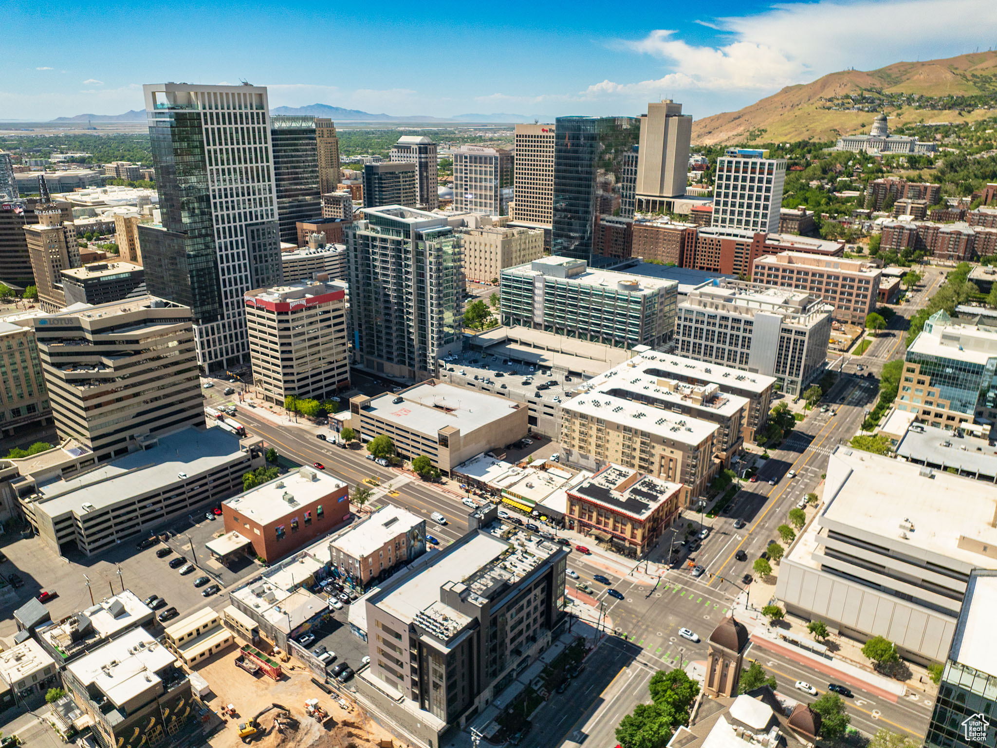 STRATFORD - Commercial Sale