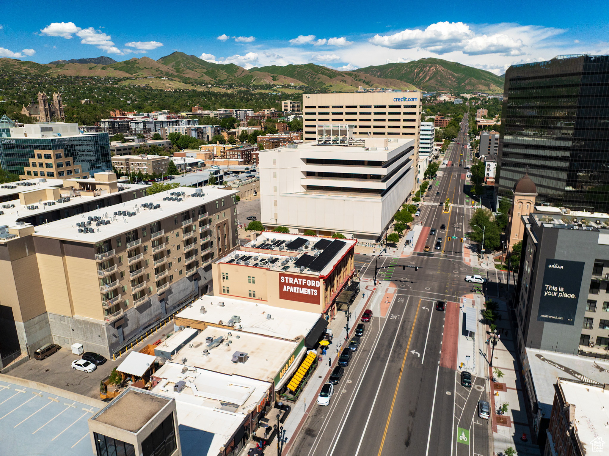 STRATFORD - Commercial Sale