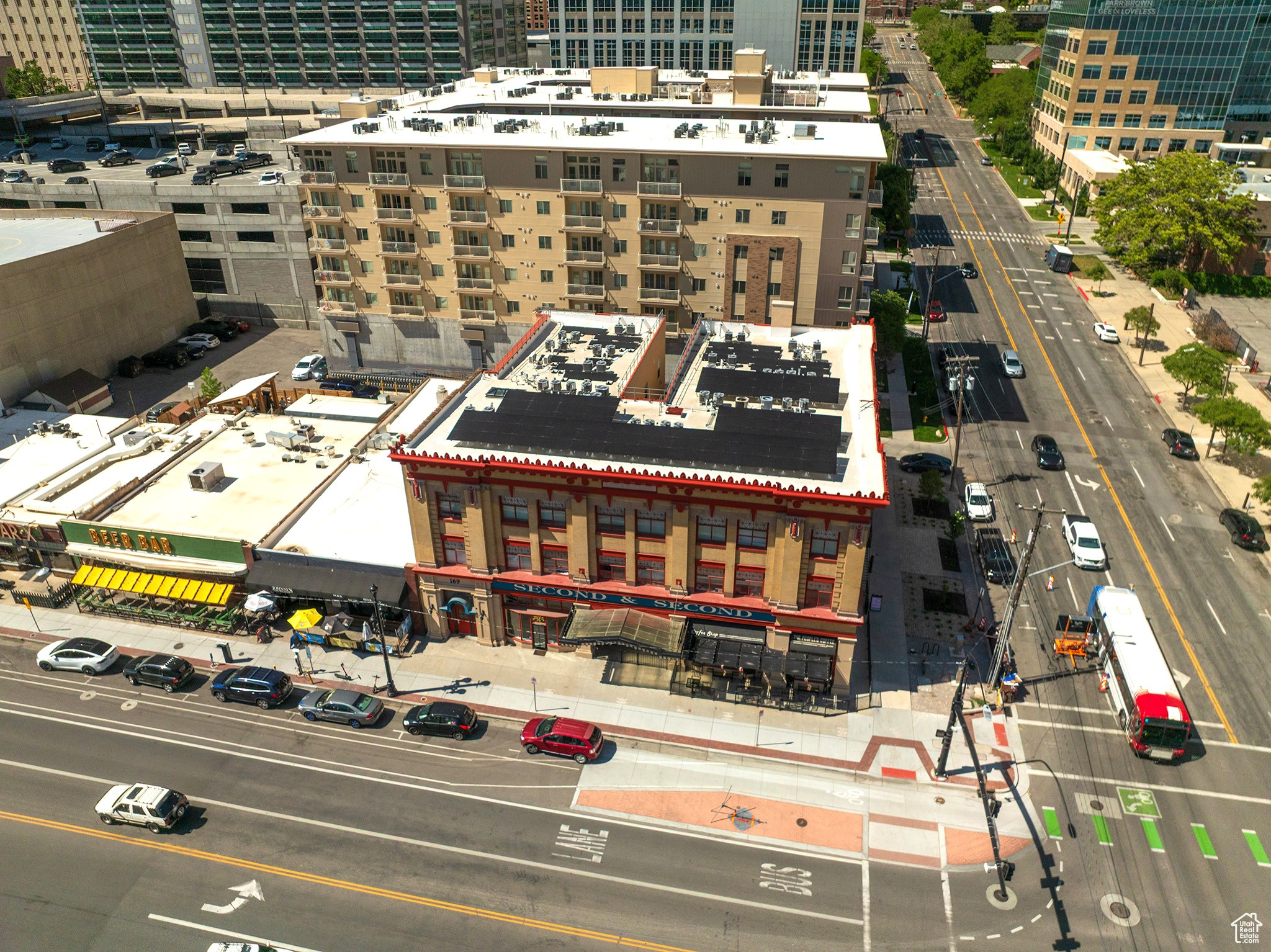 STRATFORD - Commercial Sale
