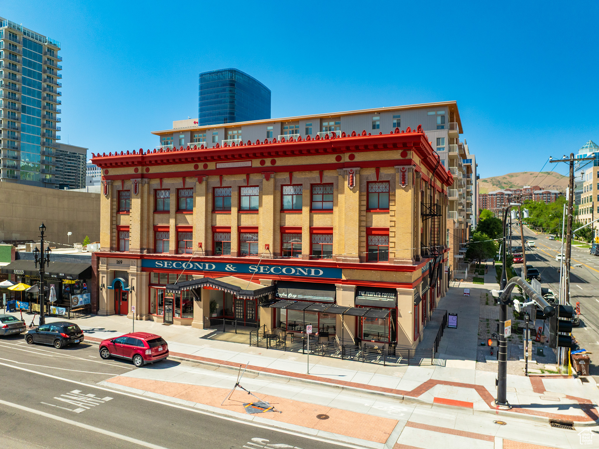STRATFORD - Commercial Sale