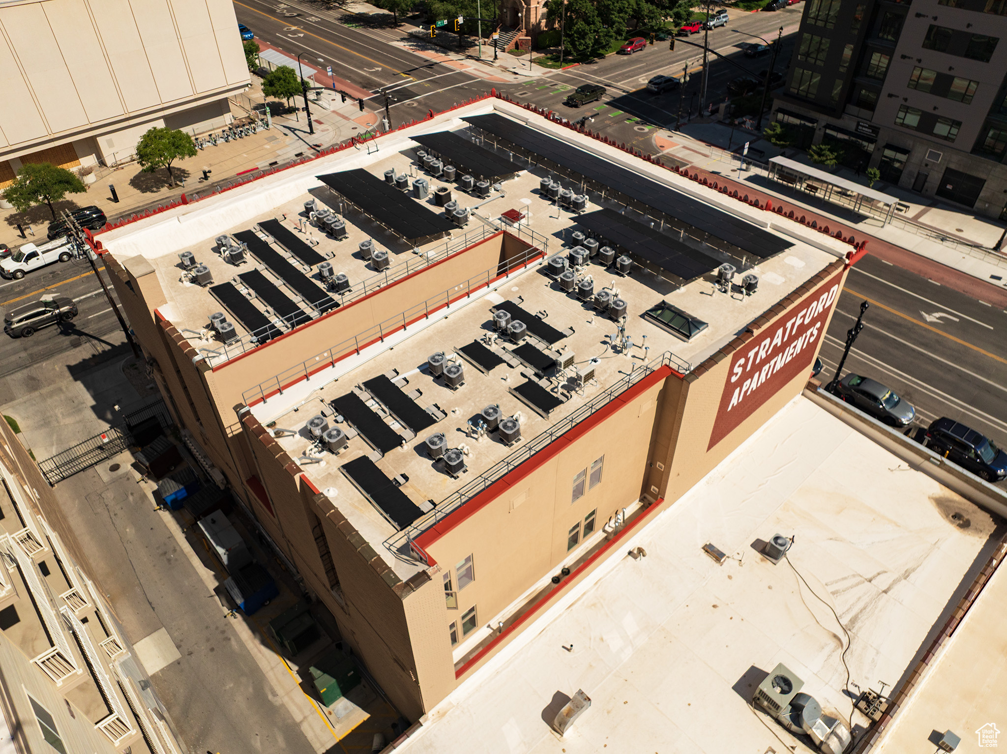 STRATFORD - Commercial Sale