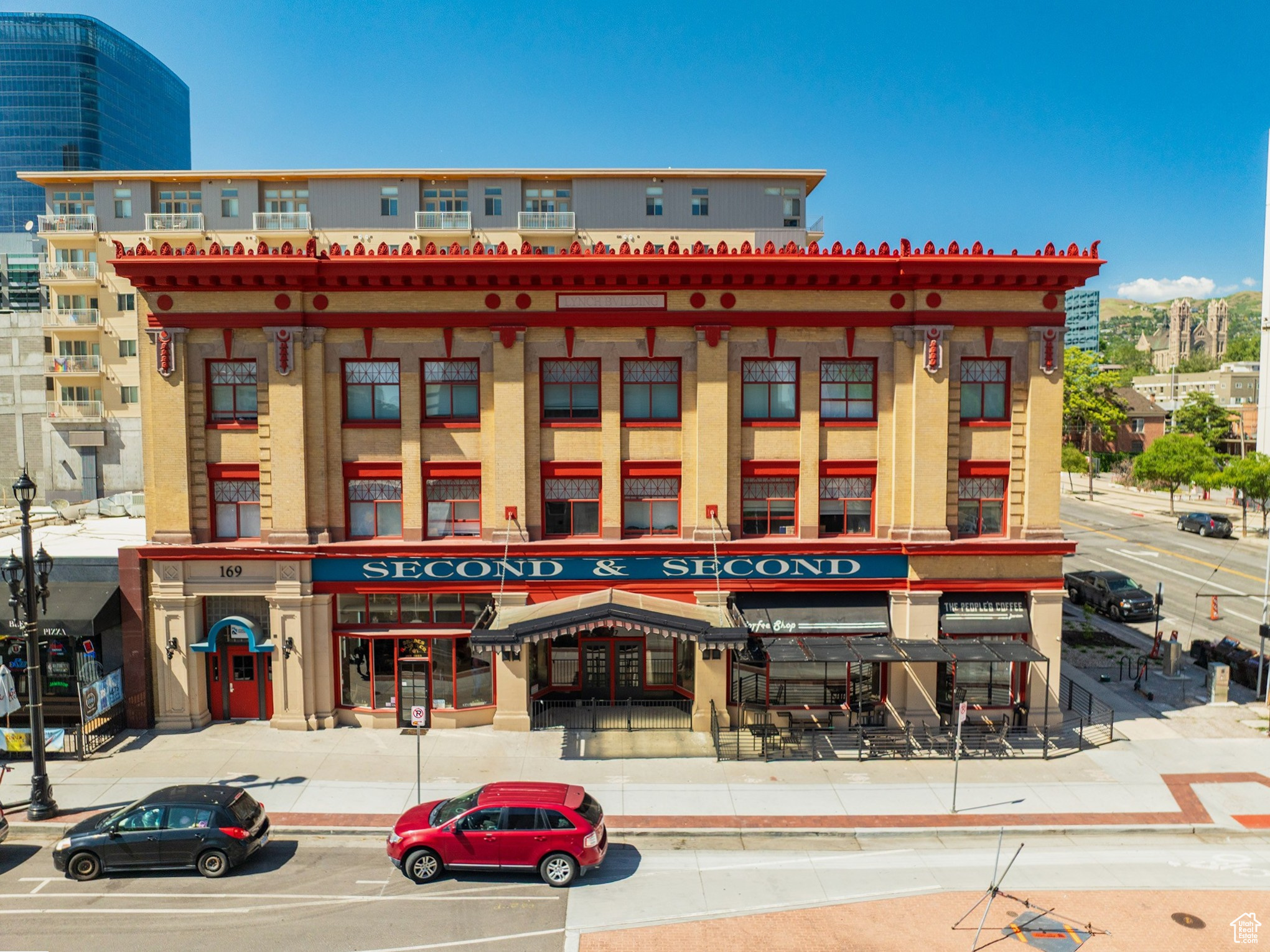 STRATFORD - Commercial Sale