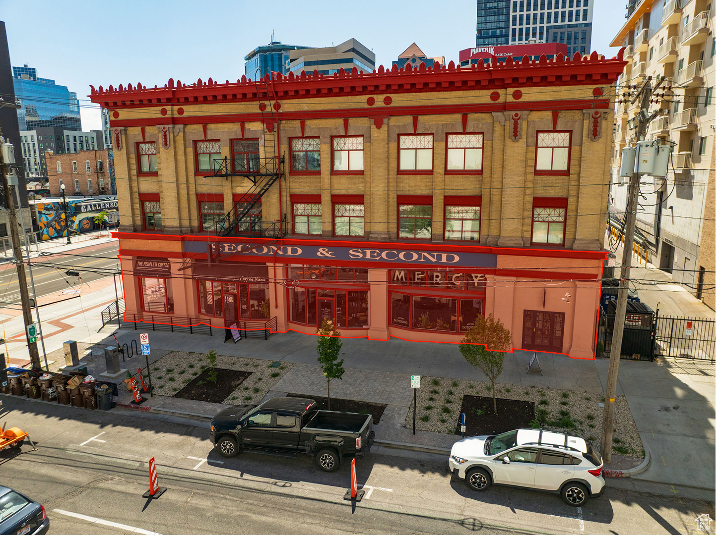 STRATFORD - Commercial Sale