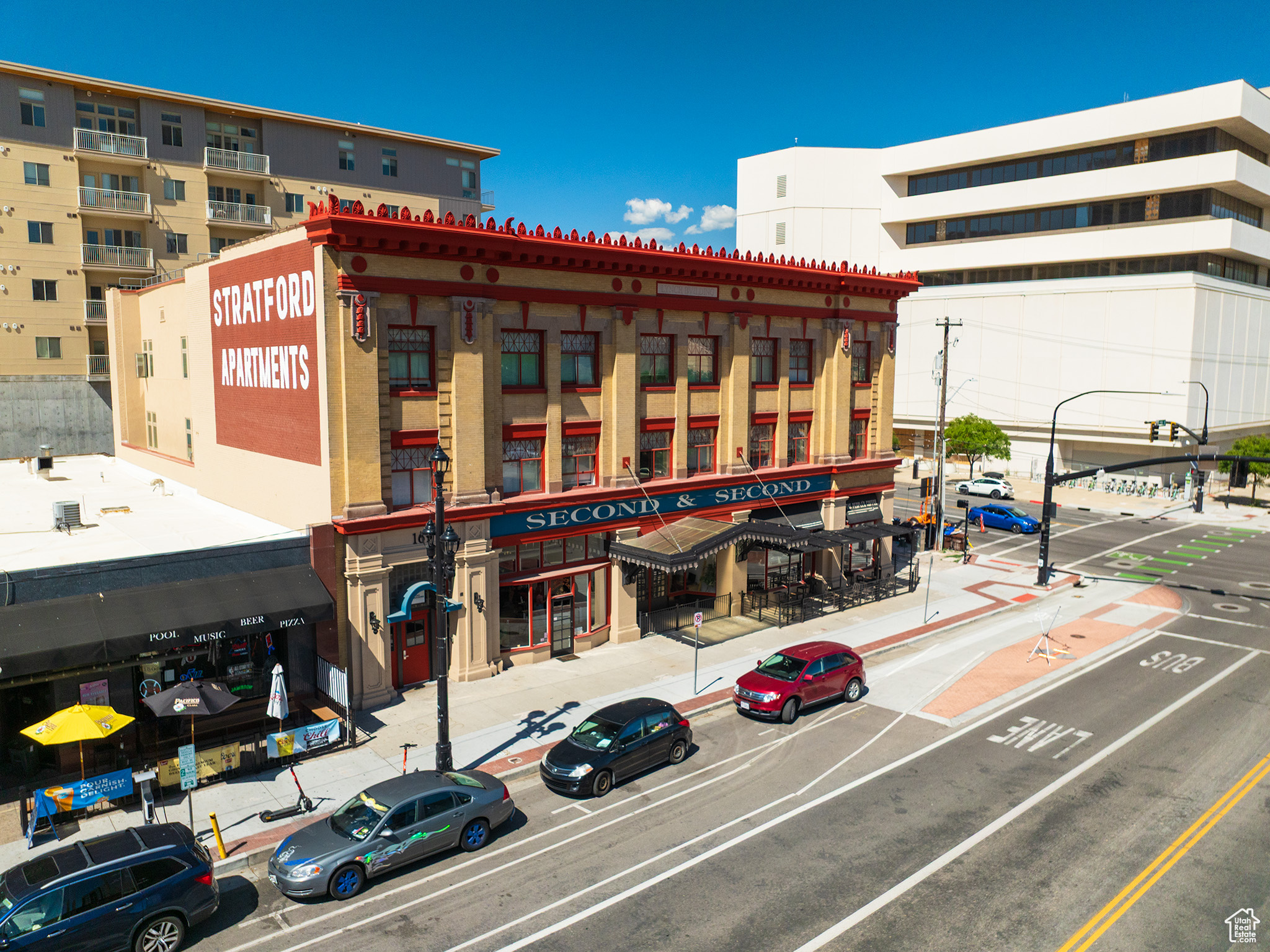 STRATFORD - Commercial Sale