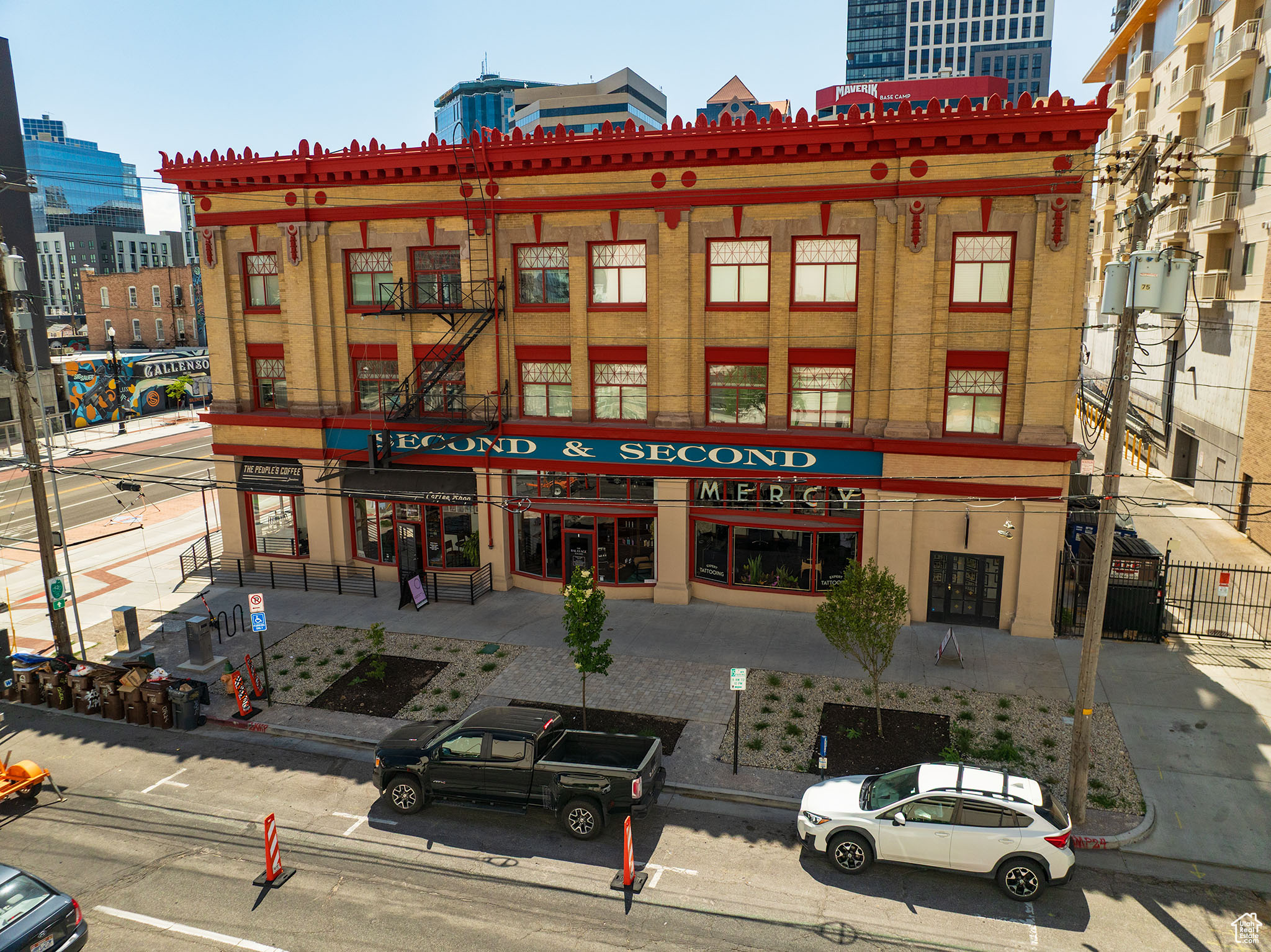 STRATFORD - Commercial Sale