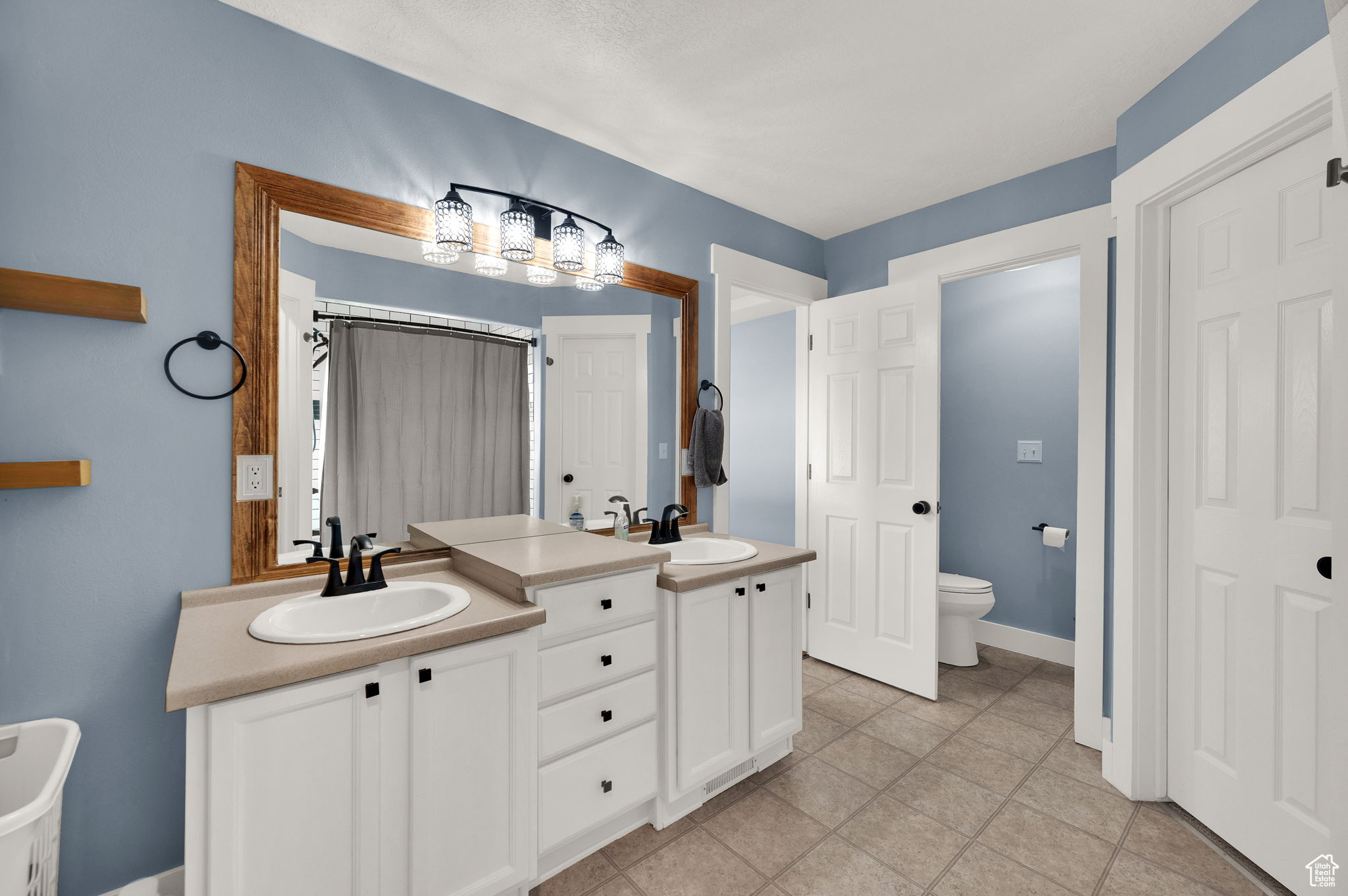 HUNTER VILLAGE PHASE - Residential