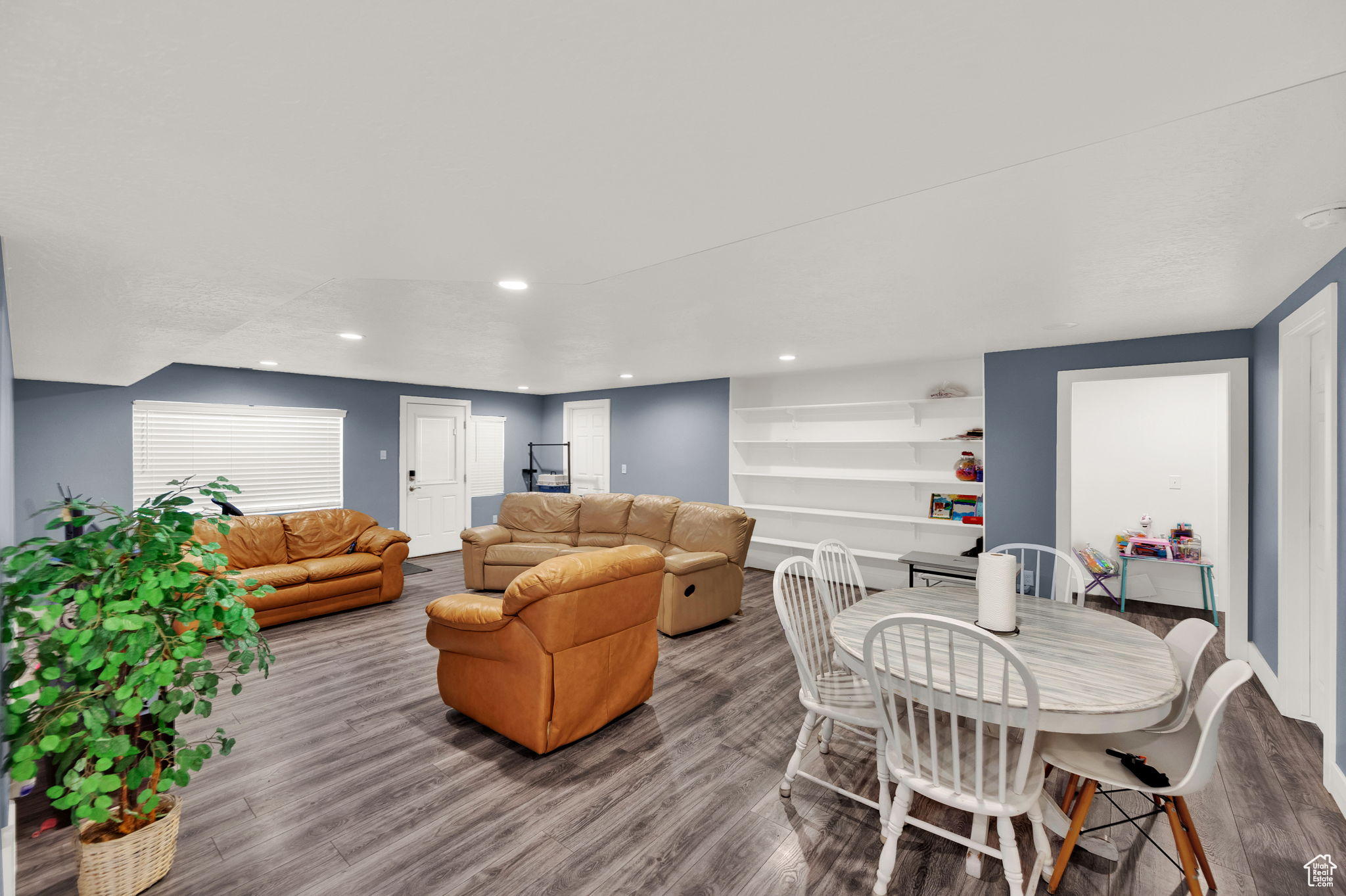 HUNTER VILLAGE PHASE - Residential