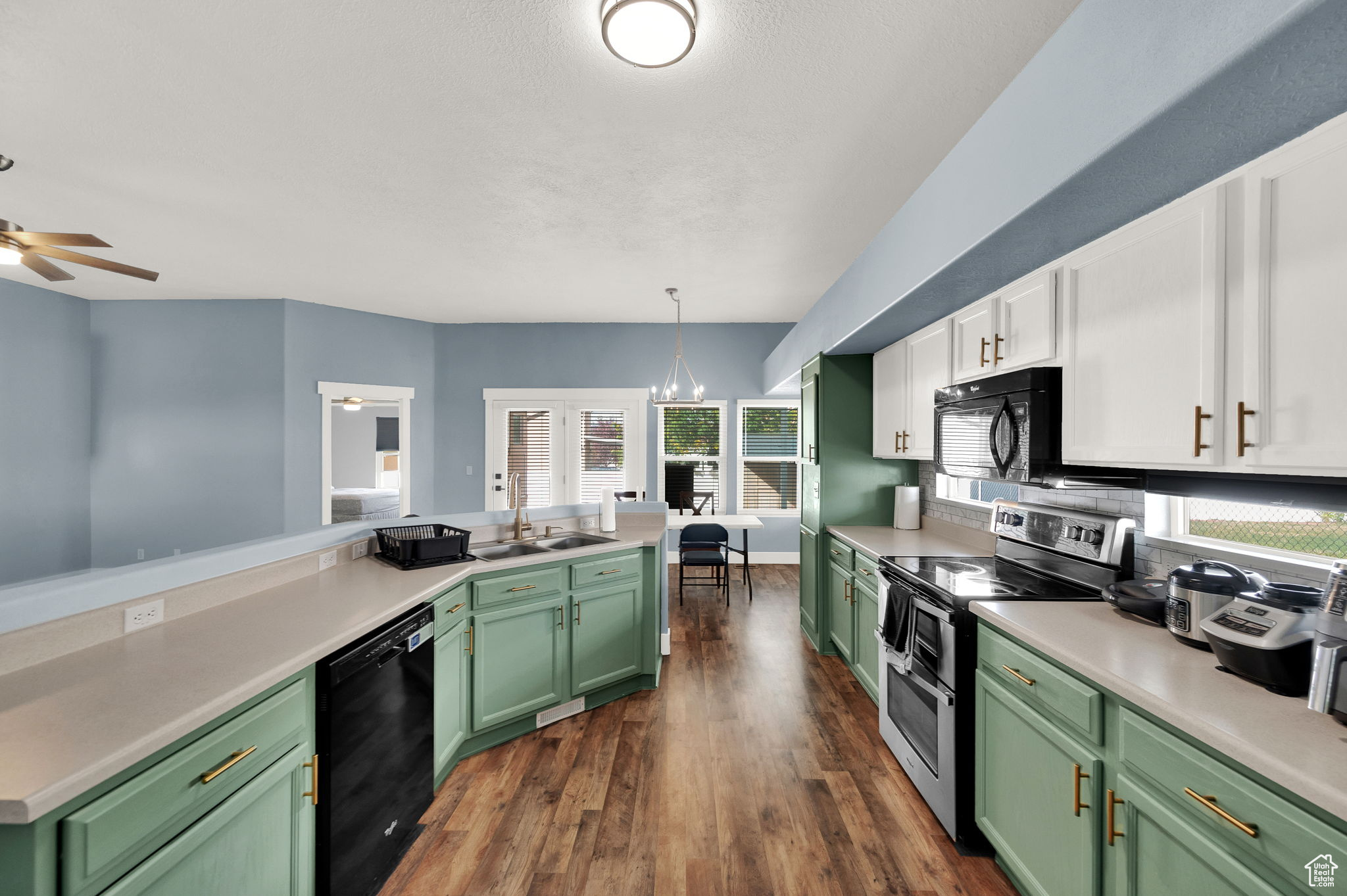 HUNTER VILLAGE PHASE - Residential