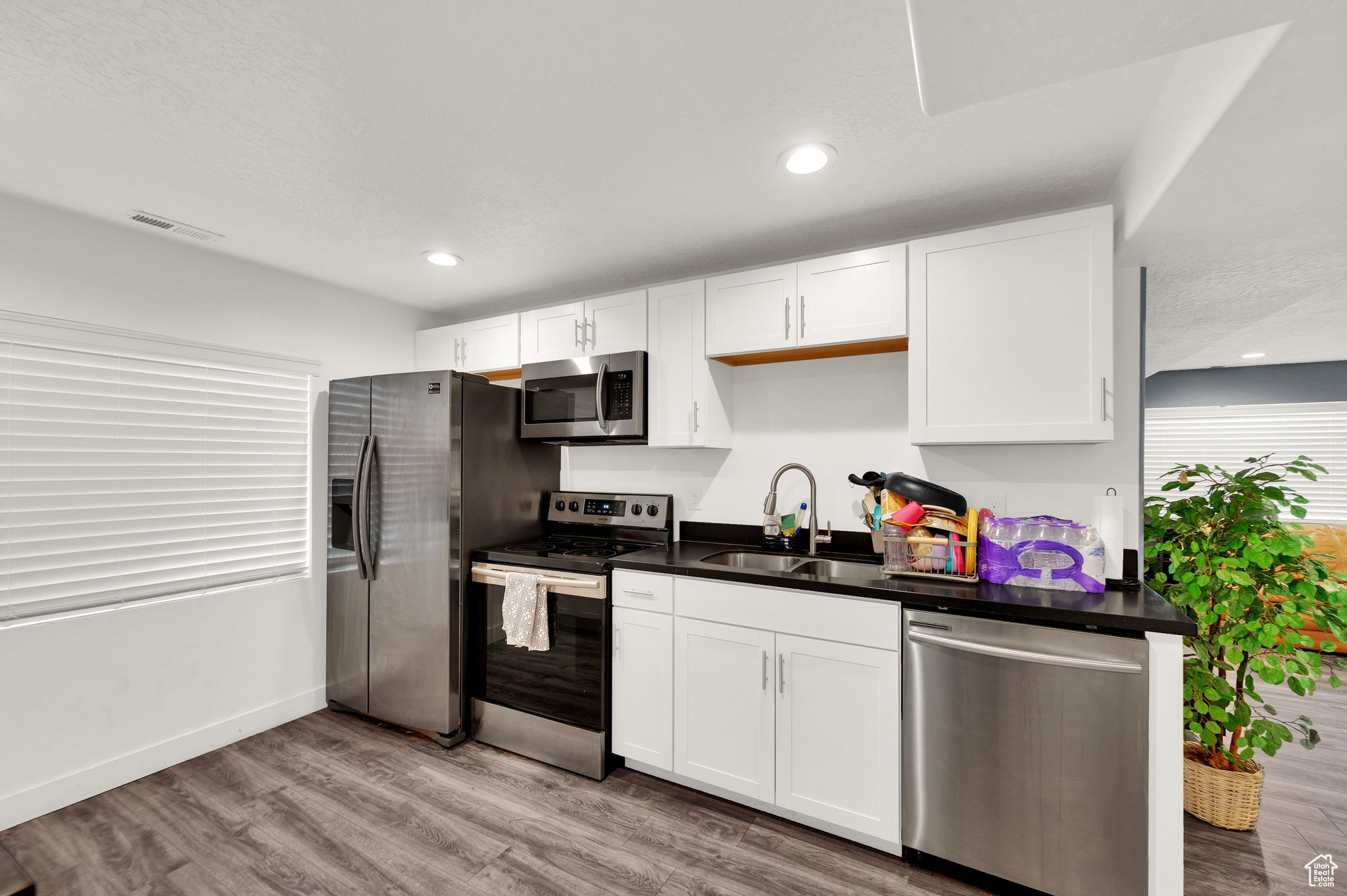 HUNTER VILLAGE PHASE - Residential