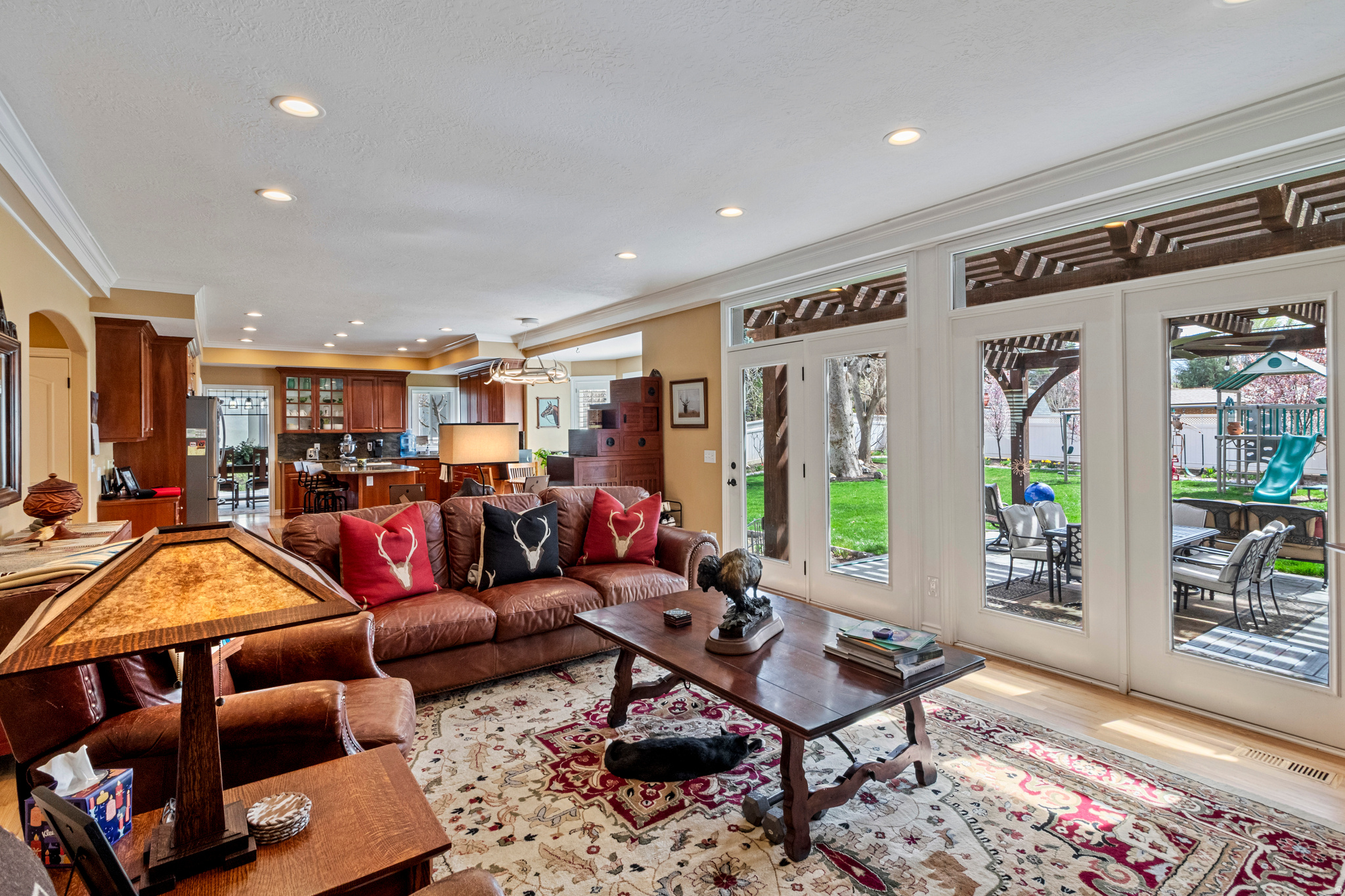 VINTAGE COURT - Residential