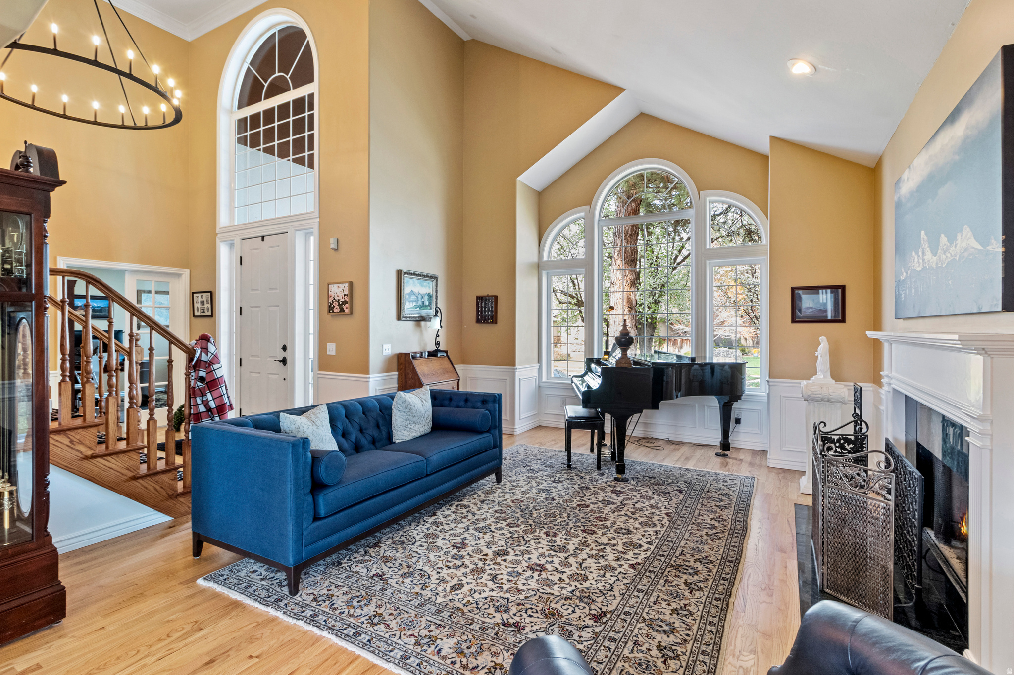 VINTAGE COURT - Residential