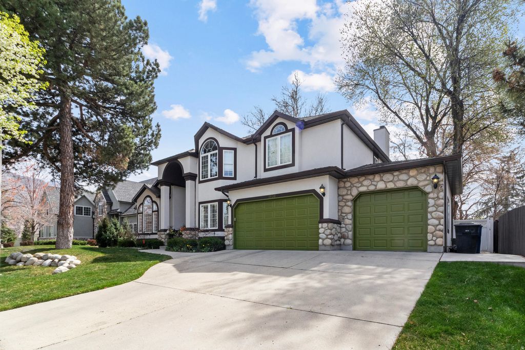 Photo of 1938 E VINTAGE WOODS CT S, Holladay, UT 84117 (MLS # 2147599)