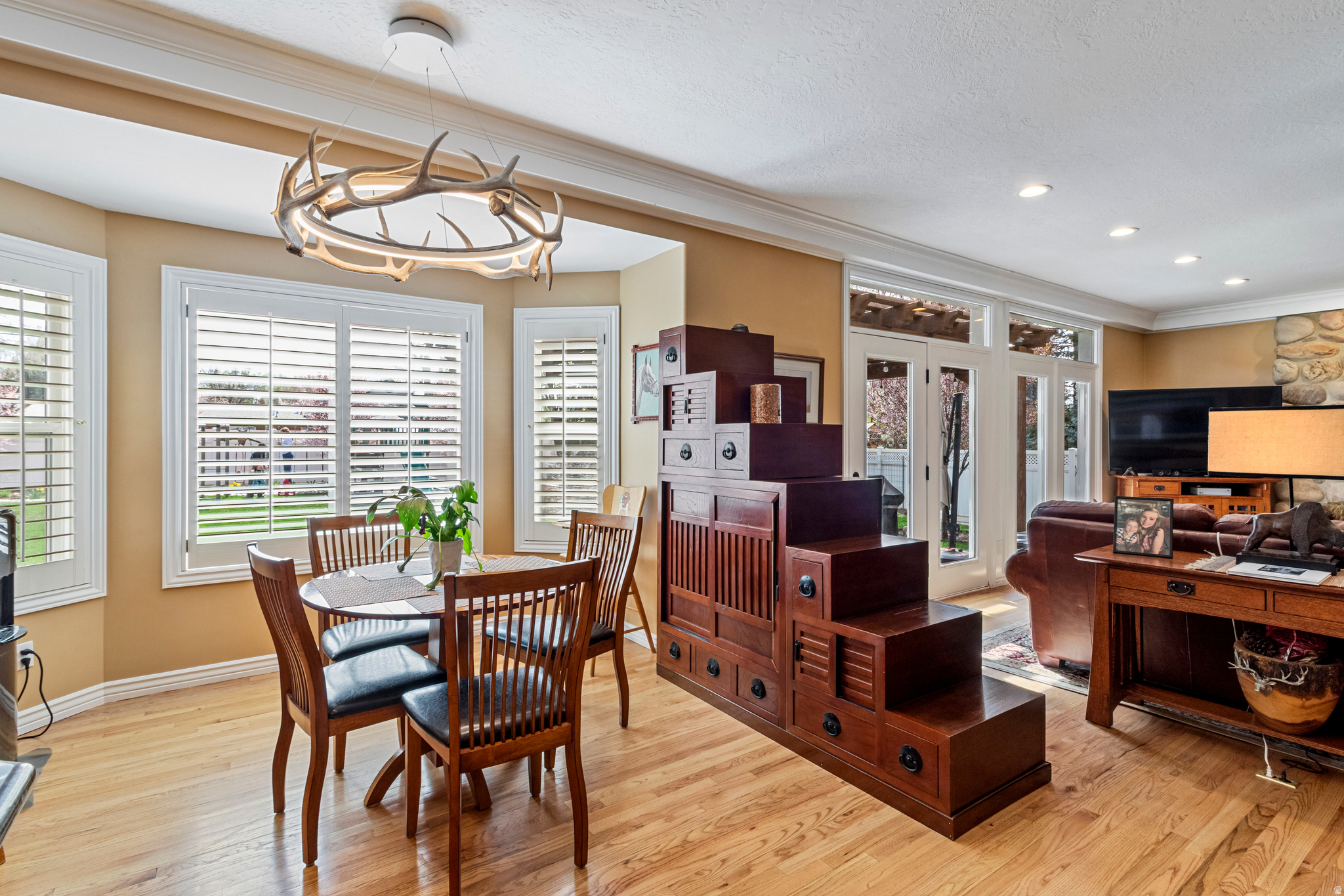 VINTAGE COURT - Residential