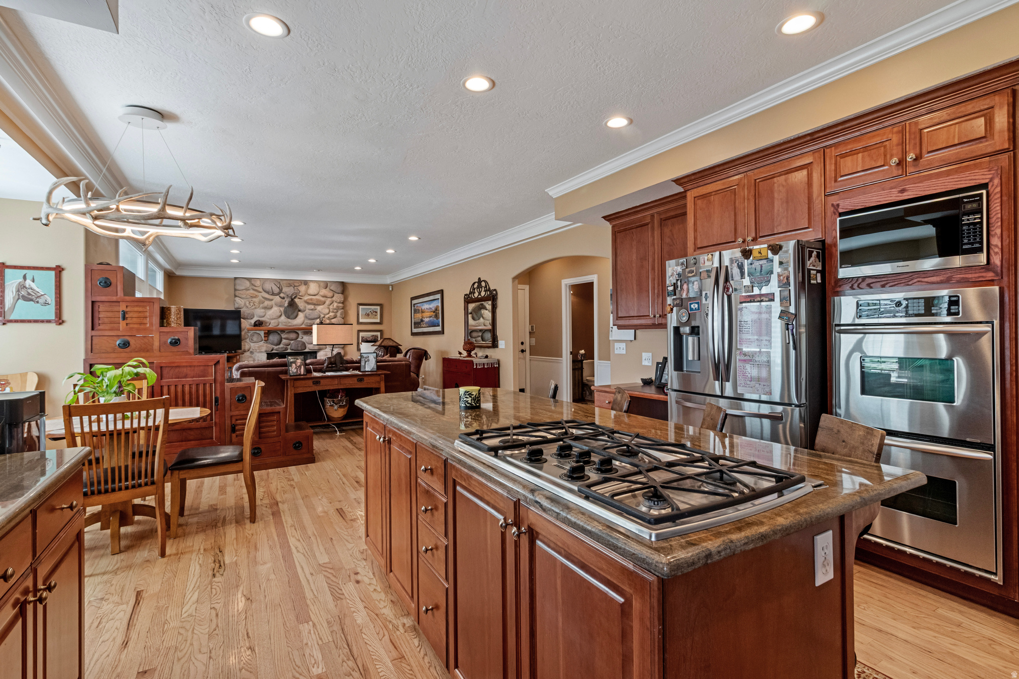 VINTAGE COURT - Residential