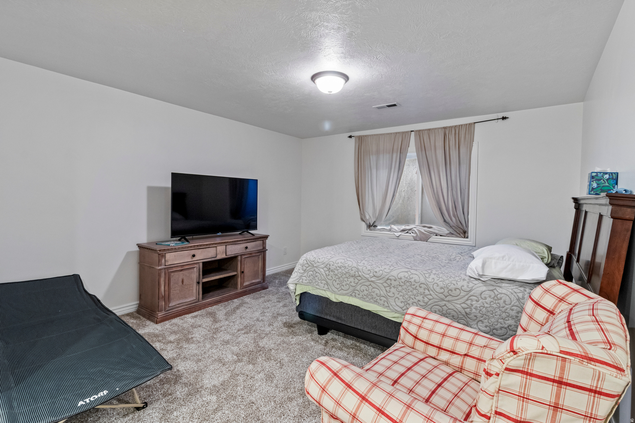 VINTAGE COURT - Residential