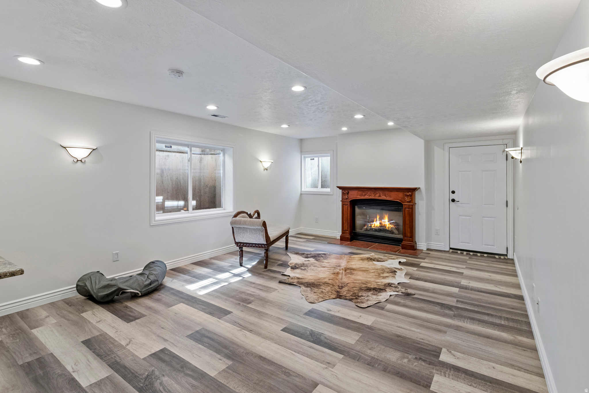 VINTAGE COURT - Residential