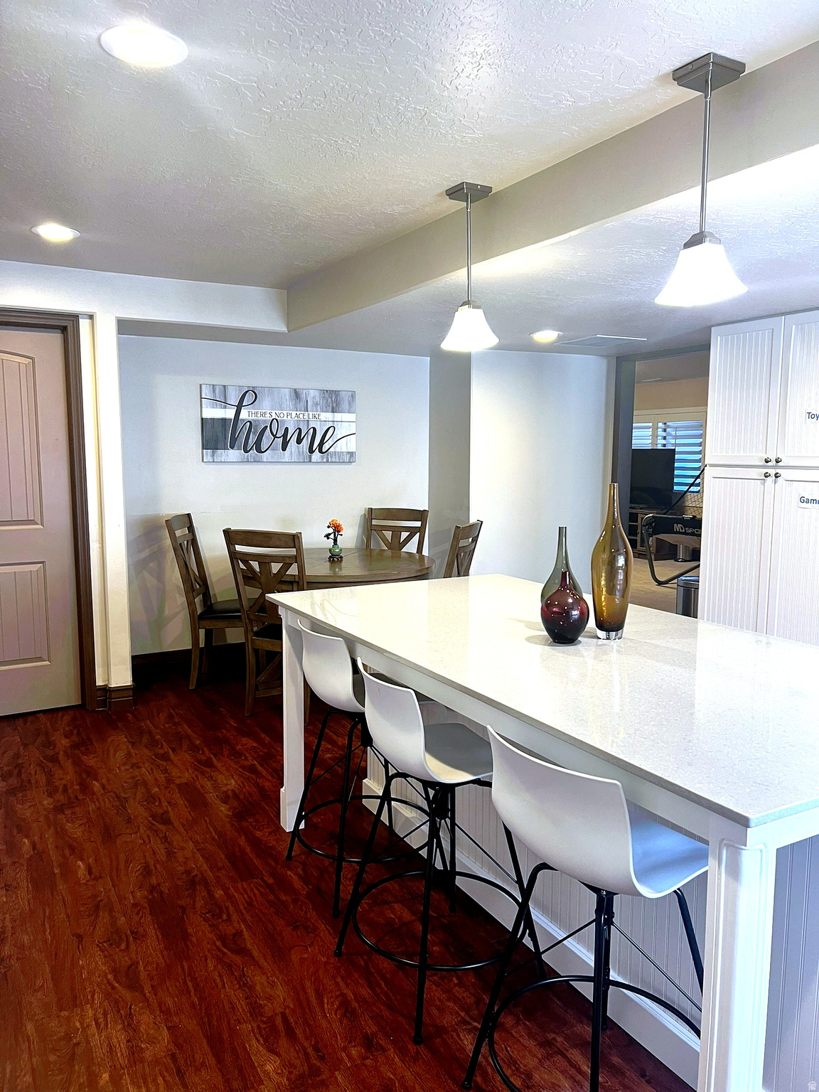 LUCAS HILLS - Residential