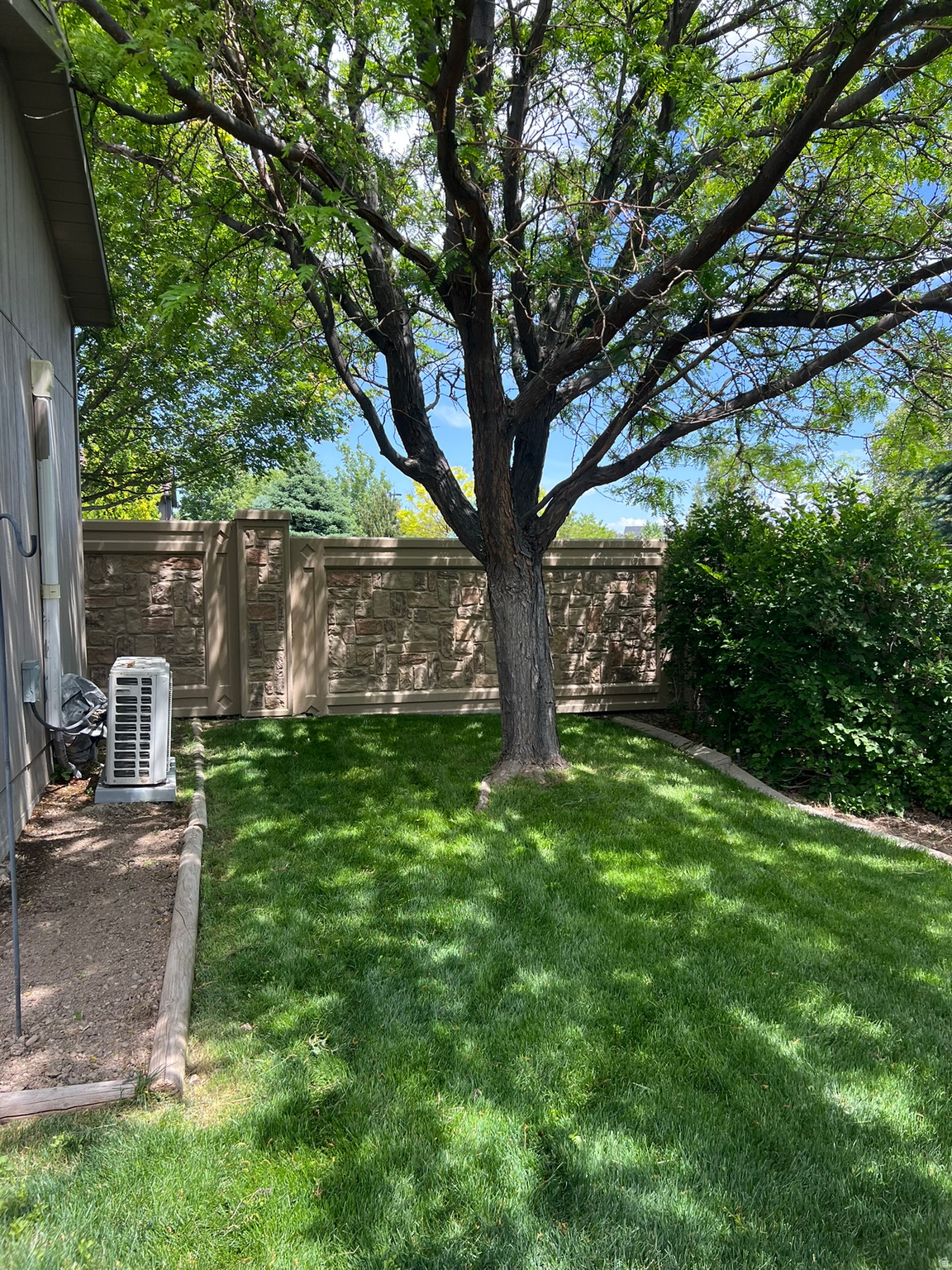 LUCAS HILLS - Residential