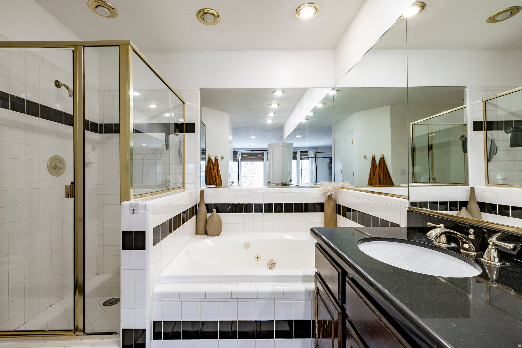 BLUFF AT HIDDEN VALLEY - Residential