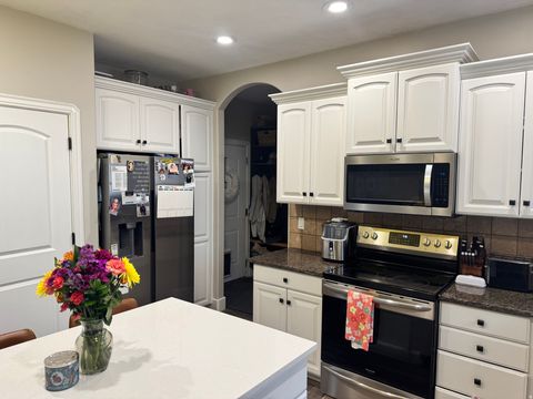 Tiny photo for 338 E 960 S, Salem, UT 84653 (MLS # 2153460)