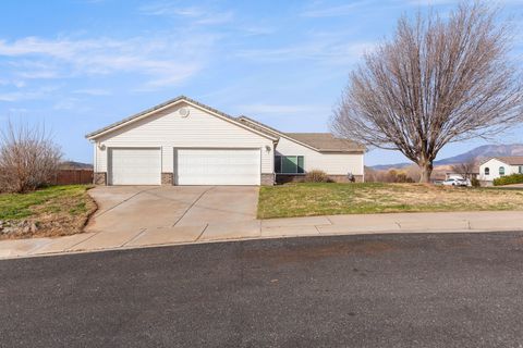 Tiny photo for 250 E 970 N, Hurricane, UT 84737 (MLS # 2137273)