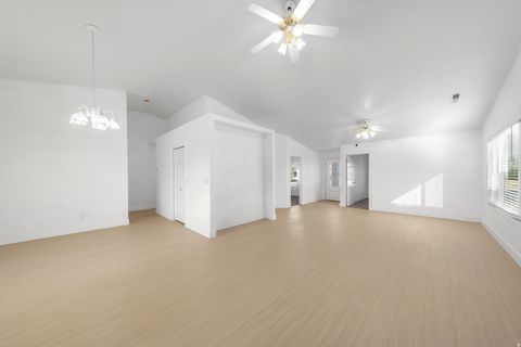 Tiny photo for 250 E 970 N, Hurricane, UT 84737 (MLS # 2137273)