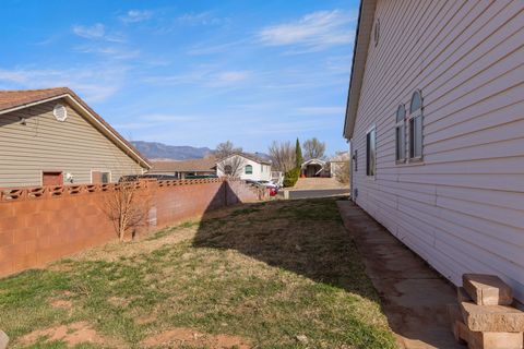 Tiny photo for 250 E 970 N, Hurricane, UT 84737 (MLS # 2137273)