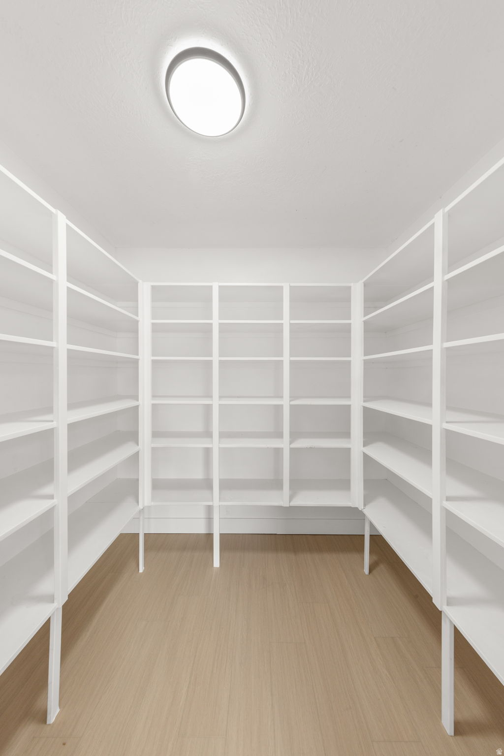 RIVER VIEW EST 4 - Residential