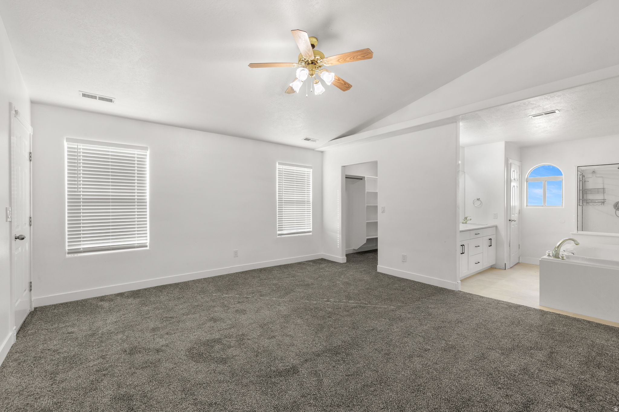 RIVER VIEW EST 4 - Residential