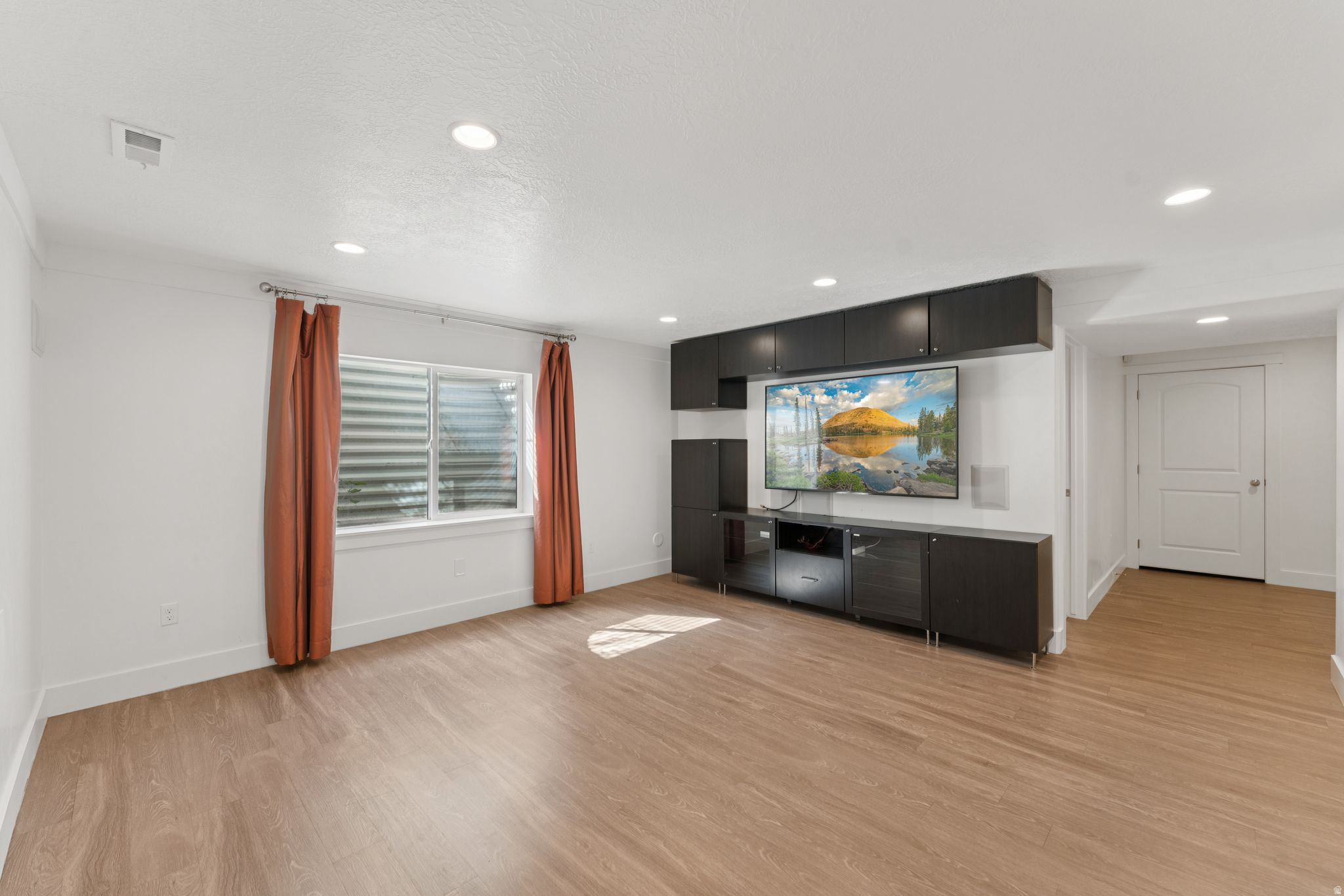 THANKSGIVING VILLAGE - Residential