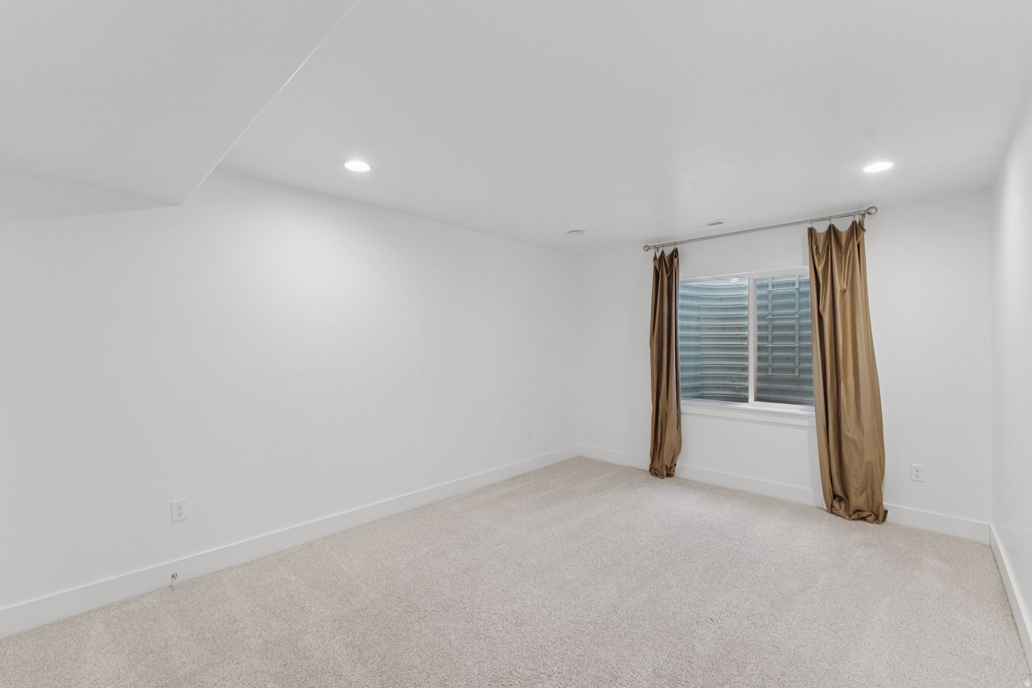 THANKSGIVING VILLAGE - Residential