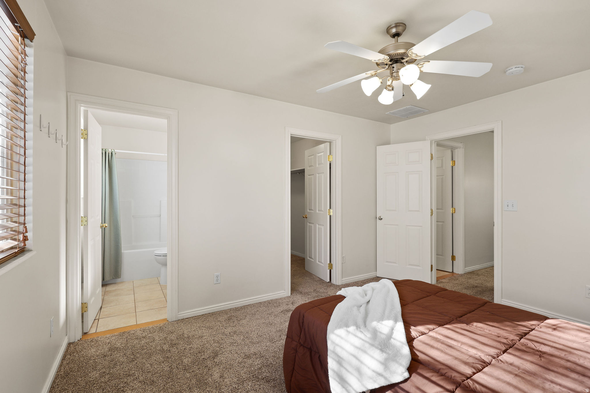 VILLAGE OF MOUNTAIN ROAD - Residential