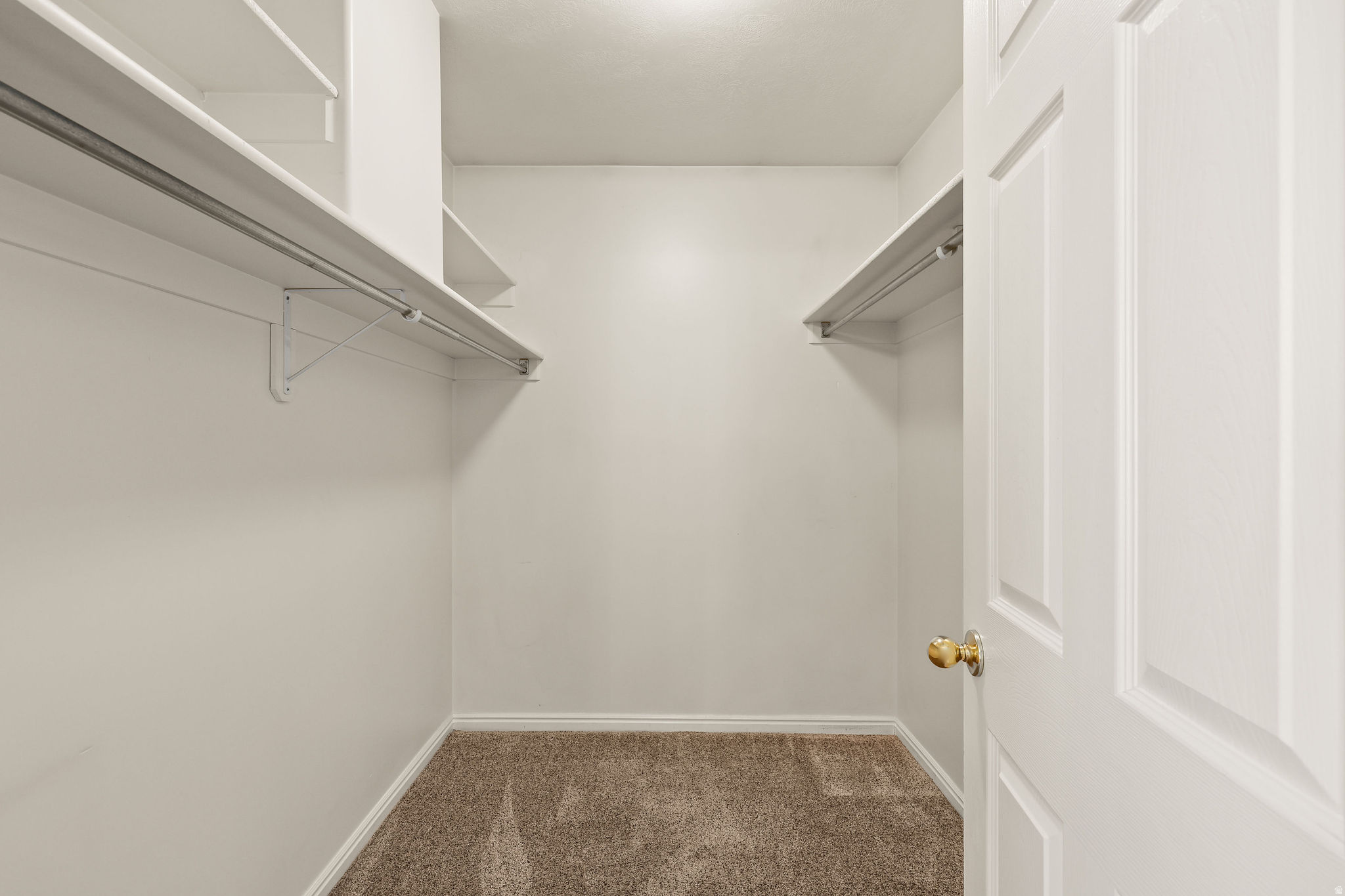 VILLAGE OF MOUNTAIN ROAD - Residential