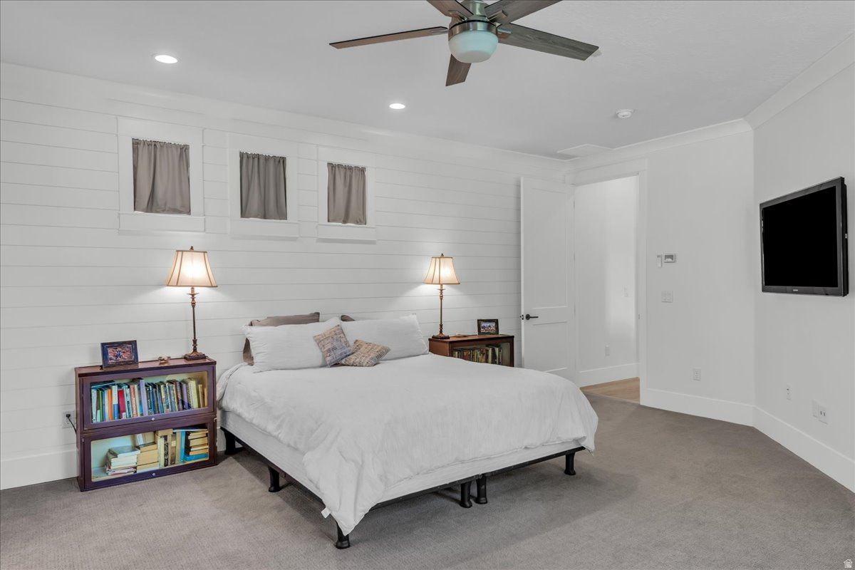 WOODS AT VALLEY VIEW - Residential