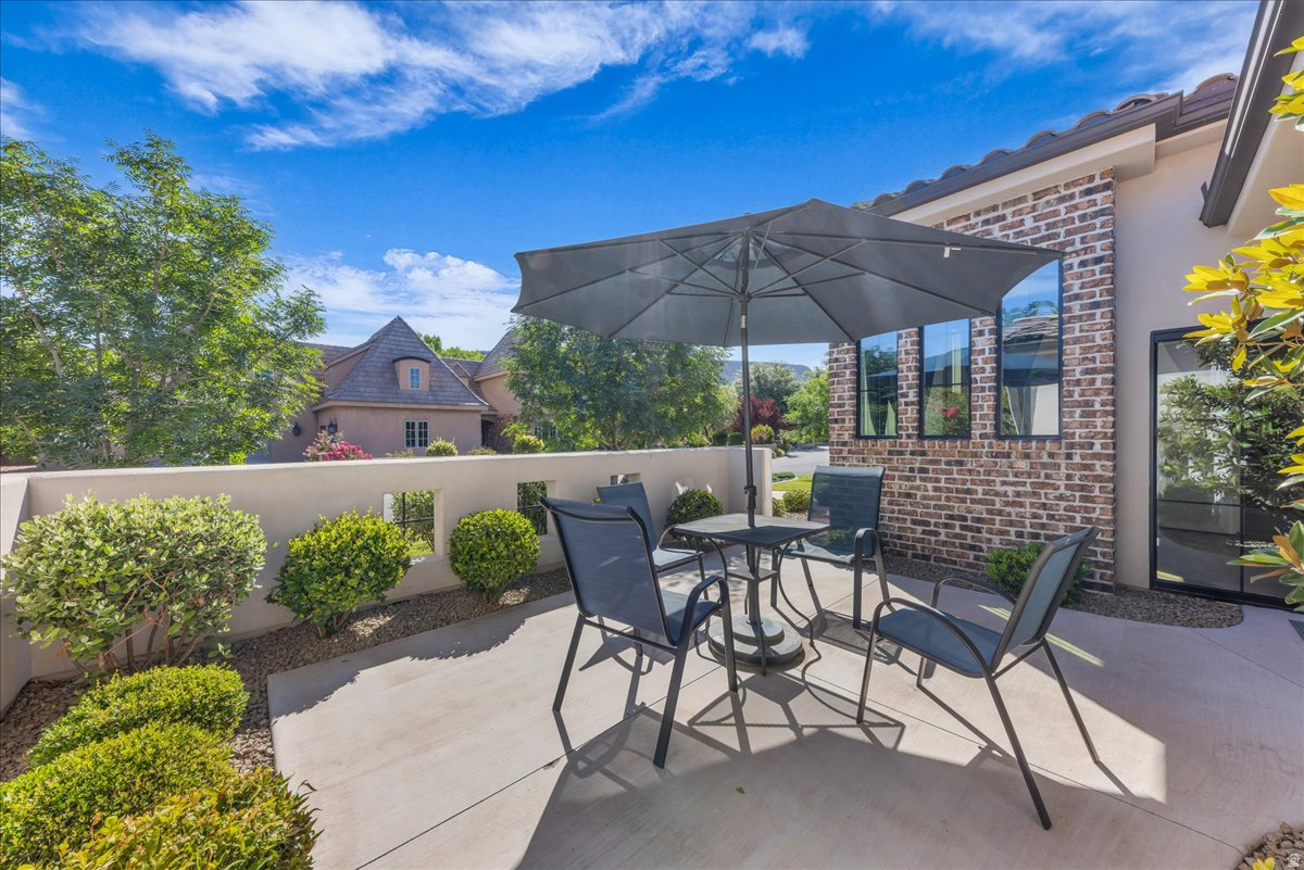 WOODS AT VALLEY VIEW - Residential