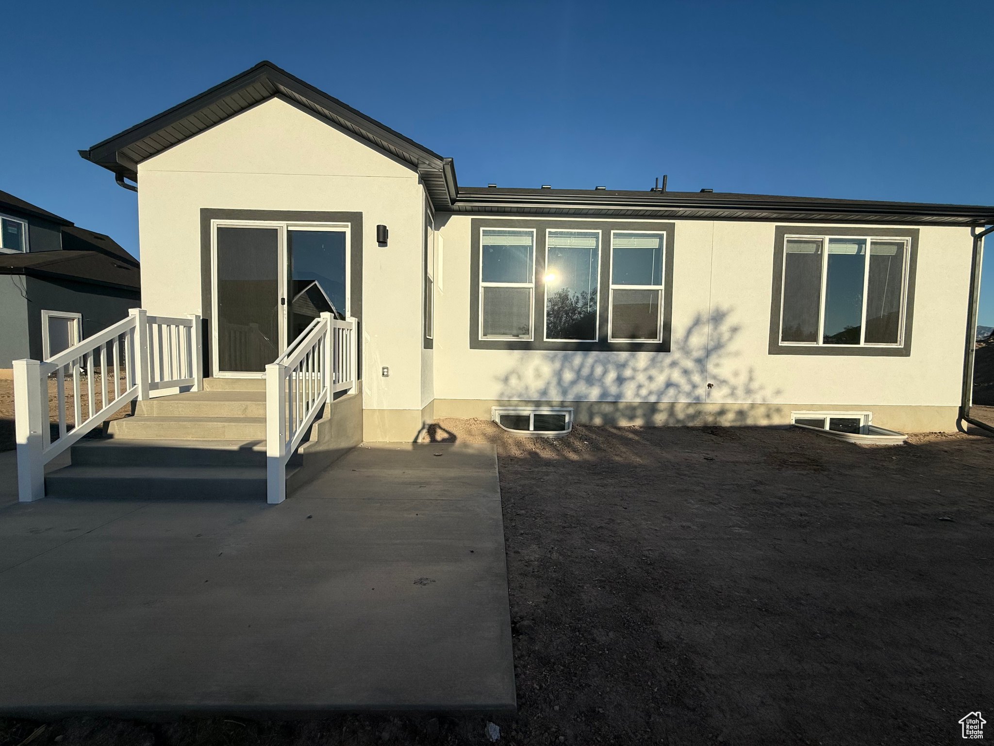 RIVER'S EDGE - Residential
